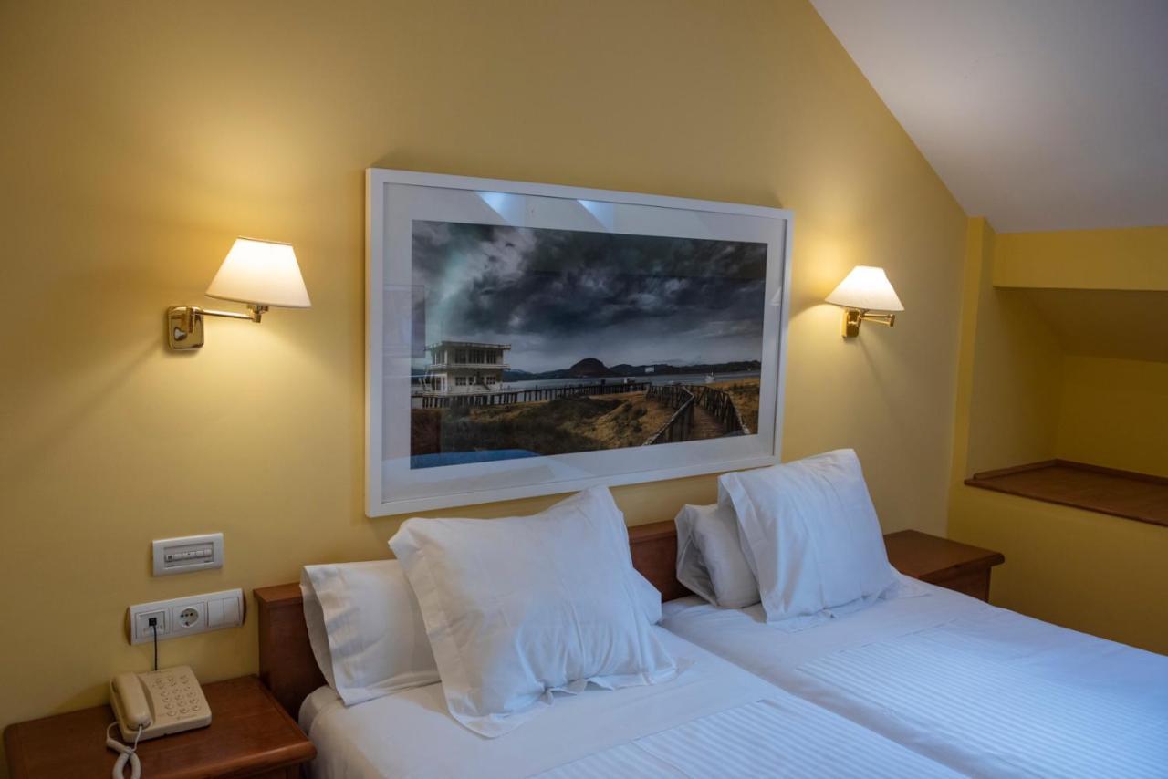 Hotel Faro De San Vicente سان بيفينتي ديلا باركيرا المظهر الخارجي الصورة