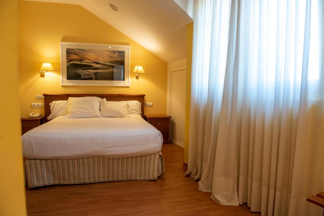 Hotel Faro De San Vicente سان بيفينتي ديلا باركيرا المظهر الخارجي الصورة