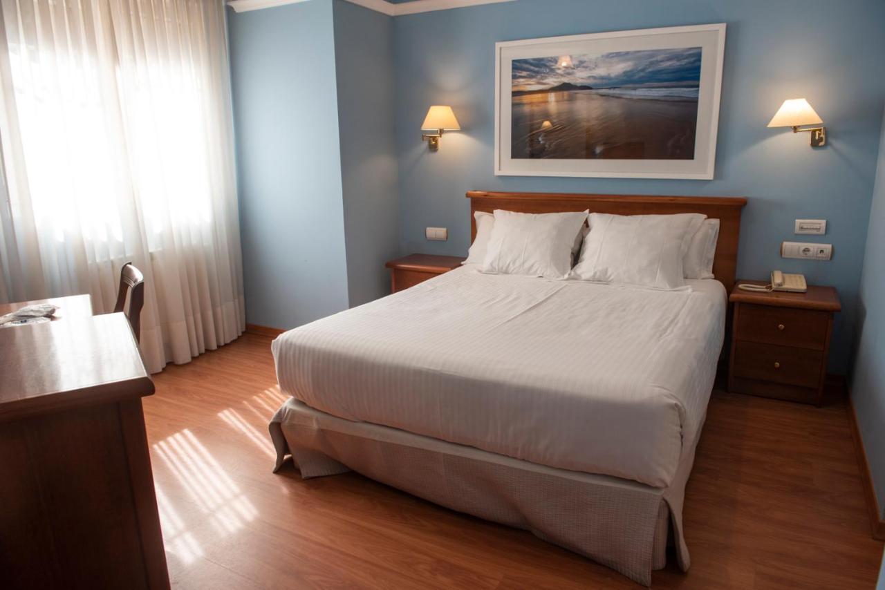 Hotel Faro De San Vicente سان بيفينتي ديلا باركيرا المظهر الخارجي الصورة