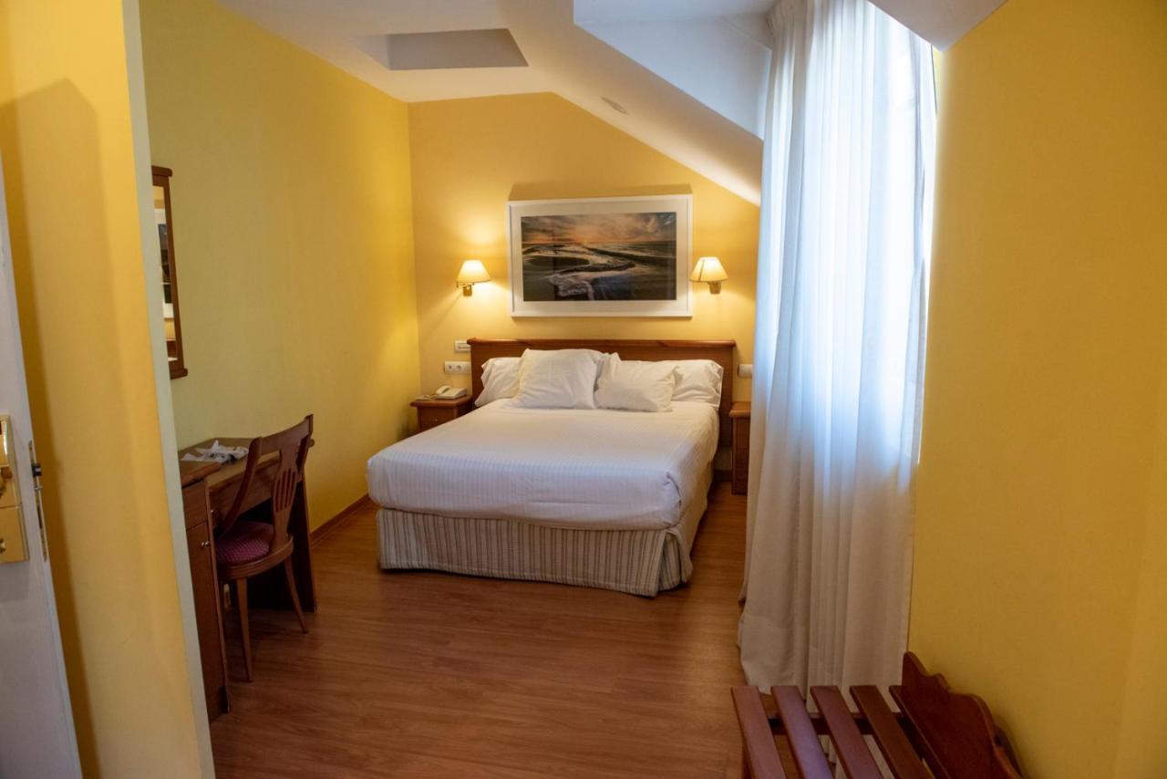 Hotel Faro De San Vicente سان بيفينتي ديلا باركيرا المظهر الخارجي الصورة