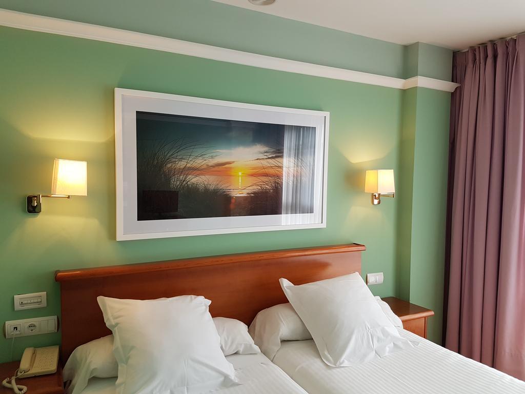 Hotel Faro De San Vicente سان بيفينتي ديلا باركيرا المظهر الخارجي الصورة